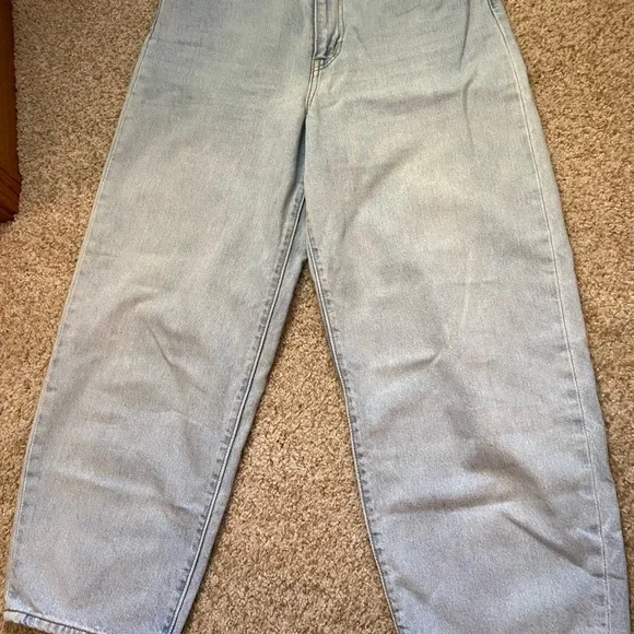 Levi’s Balloon Leg Jeans - Picture 3 of 6